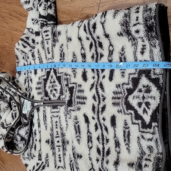 Ariat Minky Fleece Pullover - Picture 12 of 14